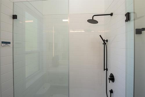 1-787 Lawson Avenue, Kelowna, BC - Indoor Photo Showing Bathroom