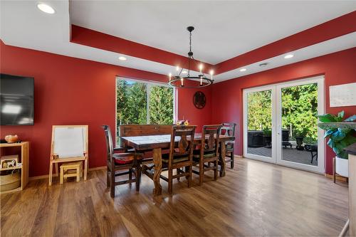 1534 Recline Ridge Road, Tappen, BC - Indoor Photo Showing Dining Room