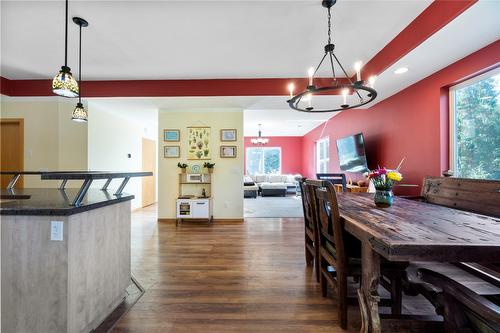 1534 Recline Ridge Road, Tappen, BC - Indoor Photo Showing Dining Room