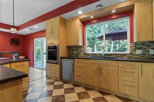 1534 Recline Ridge Road, Tappen, BC - Indoor Photo Showing Kitchen