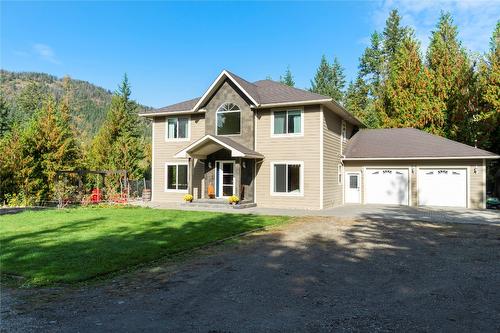 1534 Recline Ridge Road, Tappen, BC - Outdoor