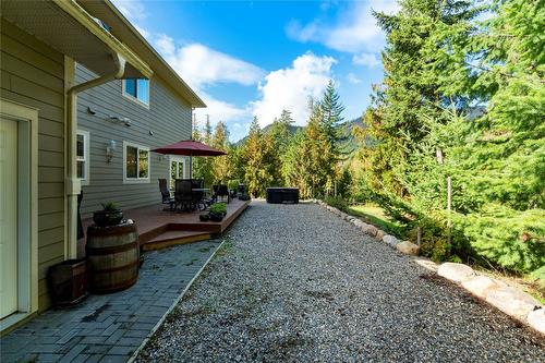 1534 Recline Ridge Road, Tappen, BC - Outdoor