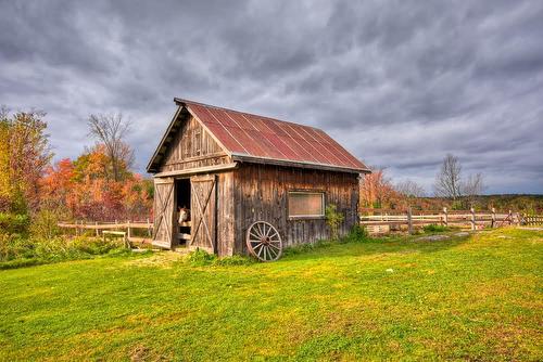 Barn - 801 5E Rang O., Lochaber-Partie-Ouest, QC 