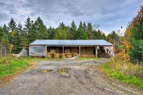 Barn - 801 5E Rang O., Lochaber-Partie-Ouest, QC 