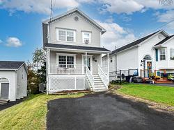 18 Bianca Court  Middle Sackville, NS B4E 3E2