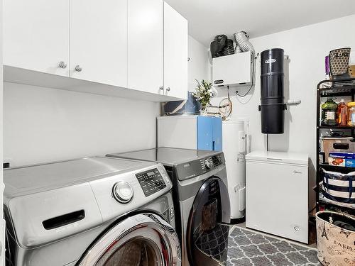 Salle de lavage - 200-28 Av. Stanley, Montréal (Lachine), QC - Indoor Photo Showing Laundry Room