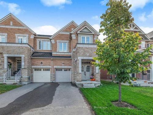 386 Chouinard Way, Aurora, ON - Outdoor With Facade