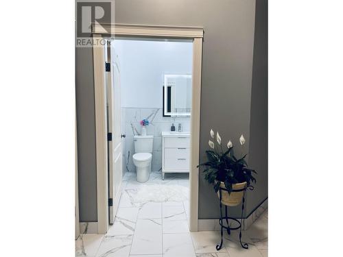 13335 Trail Way, Dawson Creek, BC - Indoor Photo Showing Bathroom