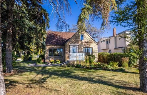 593 Lyndale Drive, Winnipeg, MB - Outdoor