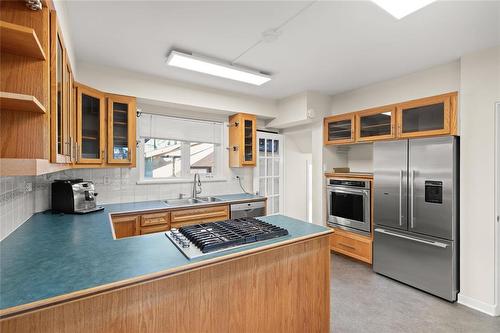 593 Lyndale Drive, Winnipeg, MB - Indoor Photo Showing Kitchen With Double Sink