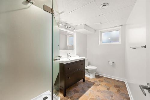 593 Lyndale Drive, Winnipeg, MB - Indoor Photo Showing Bathroom