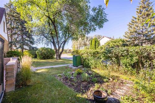 593 Lyndale Drive, Winnipeg, MB - Outdoor