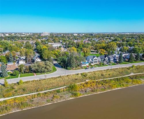 593 Lyndale Drive, Winnipeg, MB - Outdoor With View