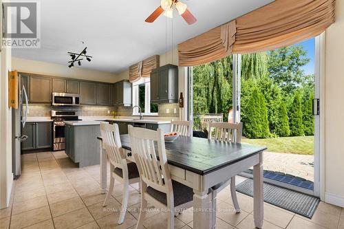 2247 Pathfinder Drive, Burlington, ON - Indoor Photo Showing Dining Room