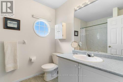 2247 Pathfinder Drive, Burlington, ON - Indoor Photo Showing Bathroom