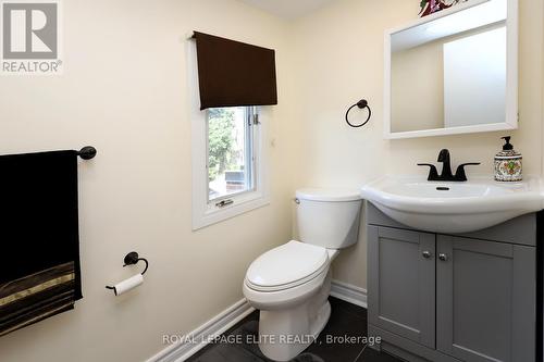 52 - 400 Bloor Street, Mississauga, ON - Indoor Photo Showing Bathroom