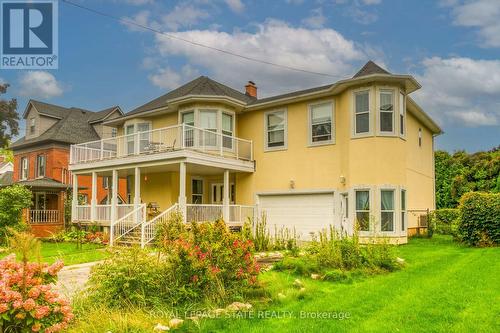 7 Robinson Street S, Grimsby, ON - Outdoor With Balcony