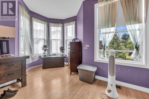 7 Robinson Street S, Grimsby, ON - Indoor