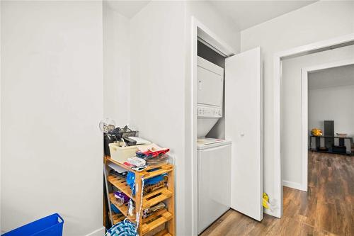 220 Bredin Drive, Winnipeg, MB - Indoor Photo Showing Laundry Room