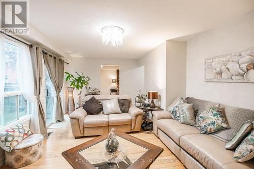 3582 Nablus Gate, Mississauga, ON - Indoor Photo Showing Living Room