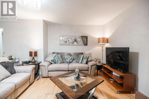 3582 Nablus Gate, Mississauga, ON - Indoor Photo Showing Living Room