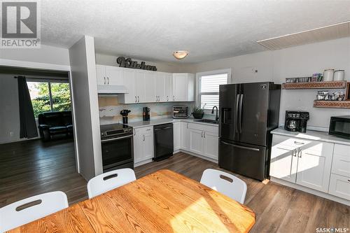 127 Atlantic Avenue, Kerrobert, SK - Indoor Photo Showing Kitchen