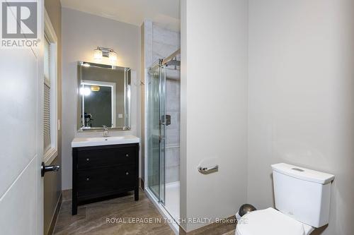 57A Maplewood Parkway, Oro-Medonte, ON - Indoor Photo Showing Bathroom