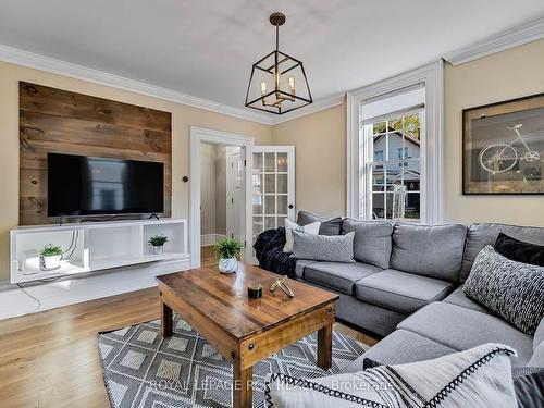 88 Mill St, Orangeville, ON - Indoor Photo Showing Living Room