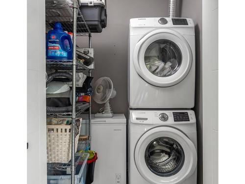 205-1460 Pandora Ave, Victoria, BC - Indoor Photo Showing Laundry Room