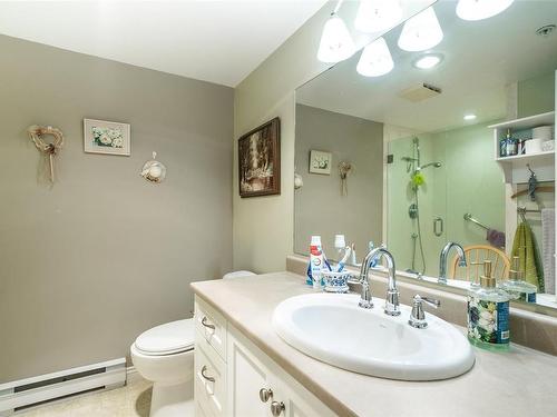 401-9975 Fifth St, Sidney, BC - Indoor Photo Showing Bathroom