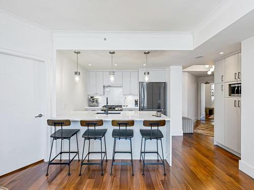 714-21 Dallas Rd, Victoria, BC - Indoor Photo Showing Kitchen With Upgraded Kitchen