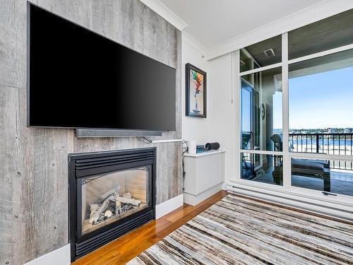 714-21 Dallas Rd, Victoria, BC - Indoor With Fireplace