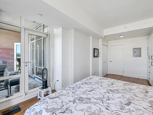 714-21 Dallas Rd, Victoria, BC - Indoor Photo Showing Bedroom