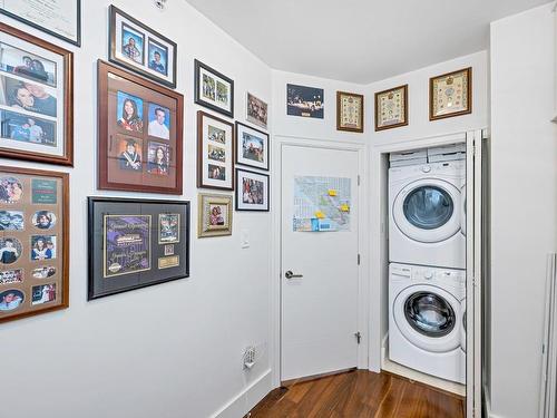 714-21 Dallas Rd, Victoria, BC - Indoor Photo Showing Laundry Room