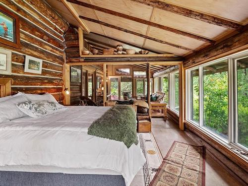 740 Glenacre Road, Kamloops, BC - Indoor Photo Showing Bedroom