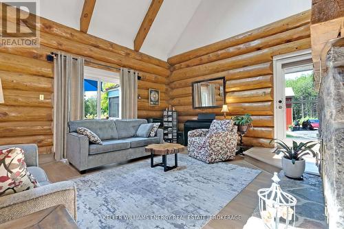 112 Farmstead Road, Kawartha Lakes (Manilla), ON - Indoor Photo Showing Living Room