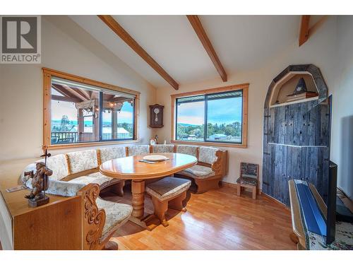 9109 Mackie Drive, Coldstream, BC - Indoor Photo Showing Dining Room