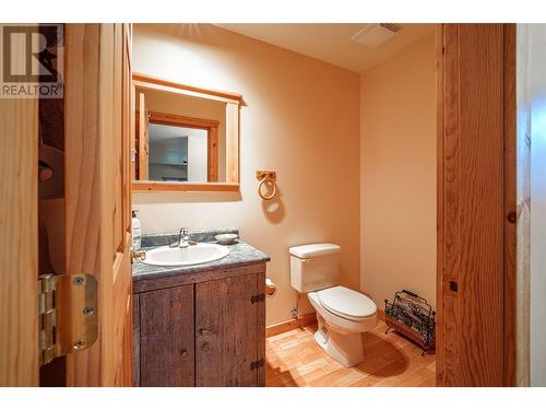 9109 Mackie Drive, Coldstream, BC - Indoor Photo Showing Bathroom