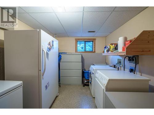 9109 Mackie Drive, Coldstream, BC - Indoor Photo Showing Laundry Room