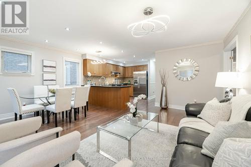 2450 Nichols Drive S, Oakville, ON - Indoor Photo Showing Living Room