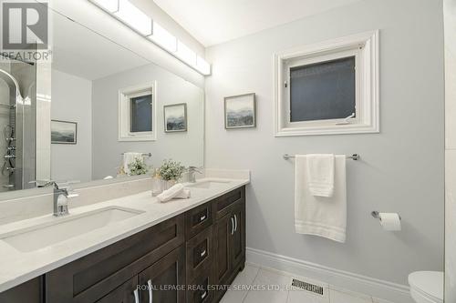 2450 Nichols Drive S, Oakville, ON - Indoor Photo Showing Bathroom