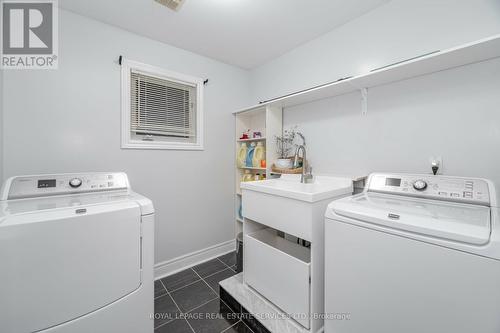 2450 Nichols Drive S, Oakville, ON - Indoor Photo Showing Laundry Room