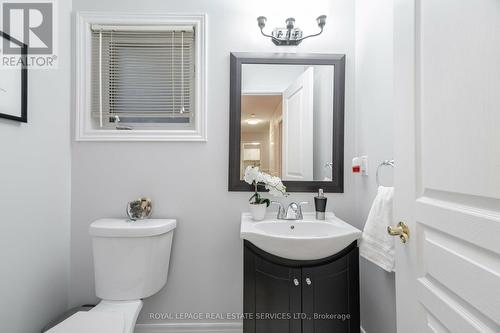 2450 Nichols Drive S, Oakville, ON - Indoor Photo Showing Bathroom