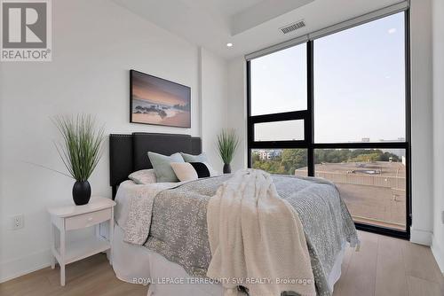 515 - 2916 Highway 7, Vaughan, ON - Indoor Photo Showing Bedroom