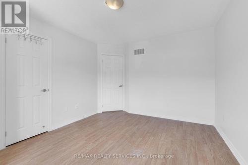 19 Sky Harbour Drive, Brampton, ON - Indoor Photo Showing Other Room