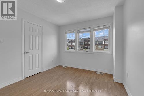 19 Sky Harbour Drive, Brampton, ON - Indoor Photo Showing Other Room