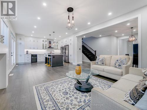 1586 Severn Drive, Milton, ON - Indoor Photo Showing Living Room