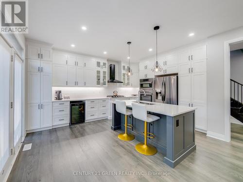 1586 Severn Drive, Milton, ON - Indoor Photo Showing Kitchen With Upgraded Kitchen