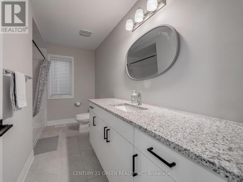 1586 Severn Drive, Milton, ON - Indoor Photo Showing Bathroom