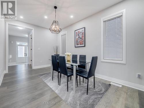 1586 Severn Drive, Milton, ON - Indoor Photo Showing Dining Room